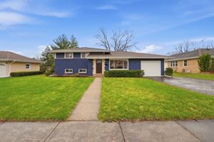 featured image of 1430 E Emmerson Ln