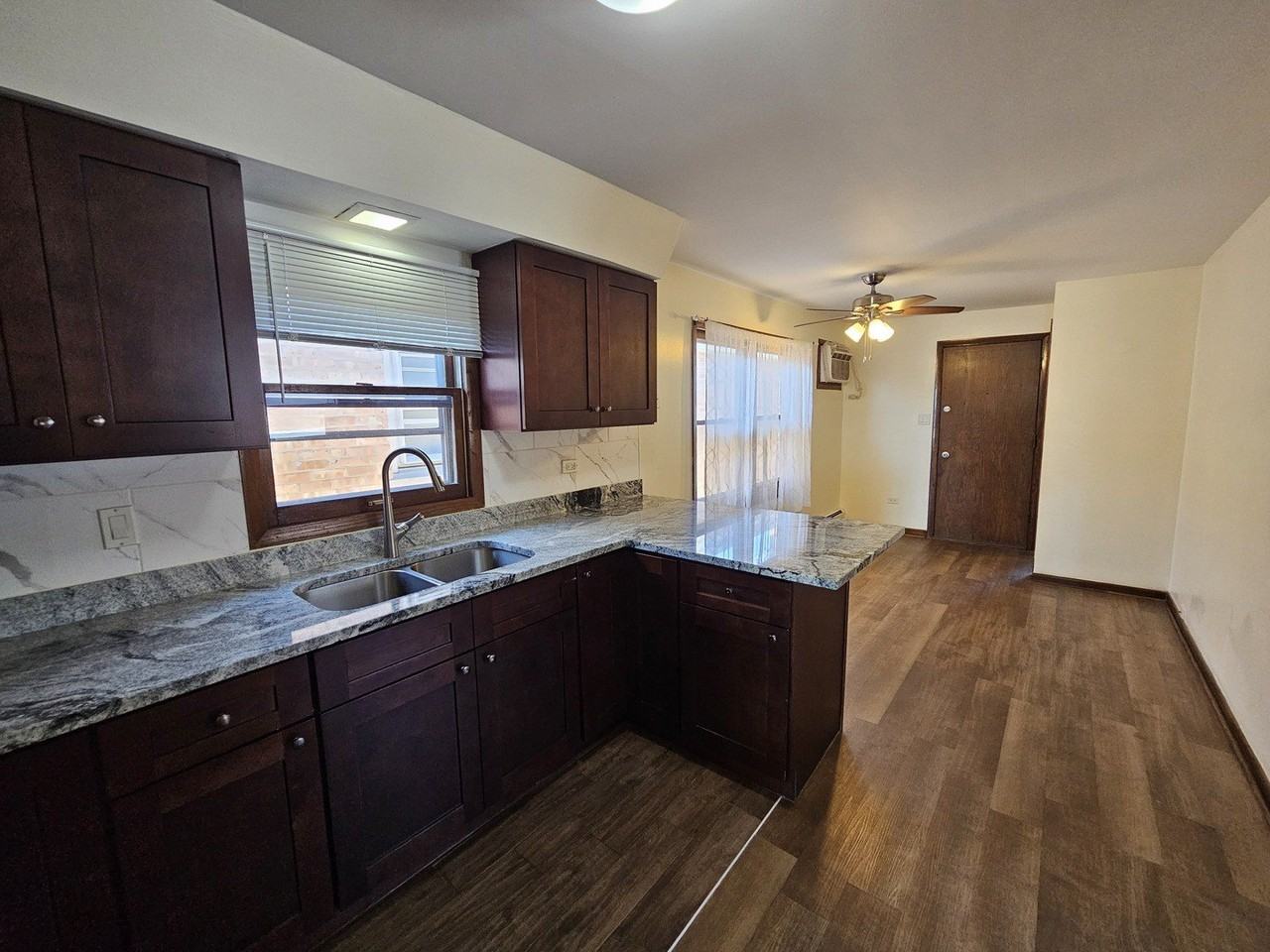 5968 S Archer Ave #2 - Photo 6 of 9