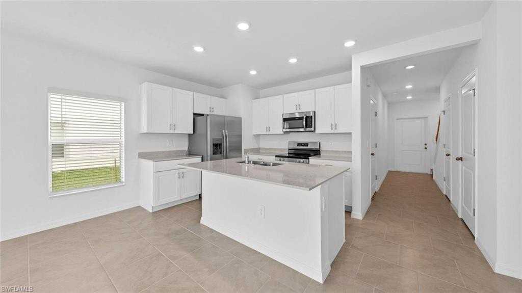 17526 Paradiso Way - Photo 2 of 10