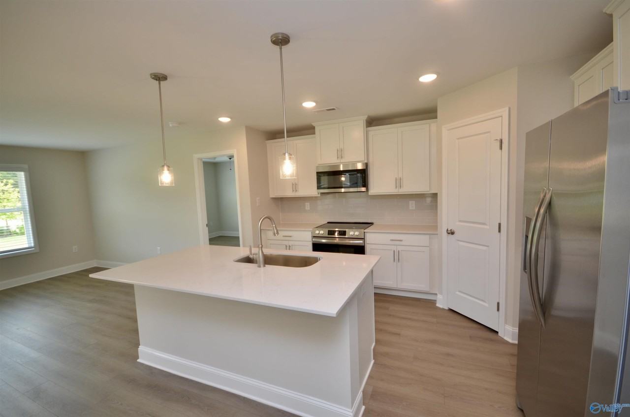 3209 Chestnut Ct Se - Photo 4 of 15