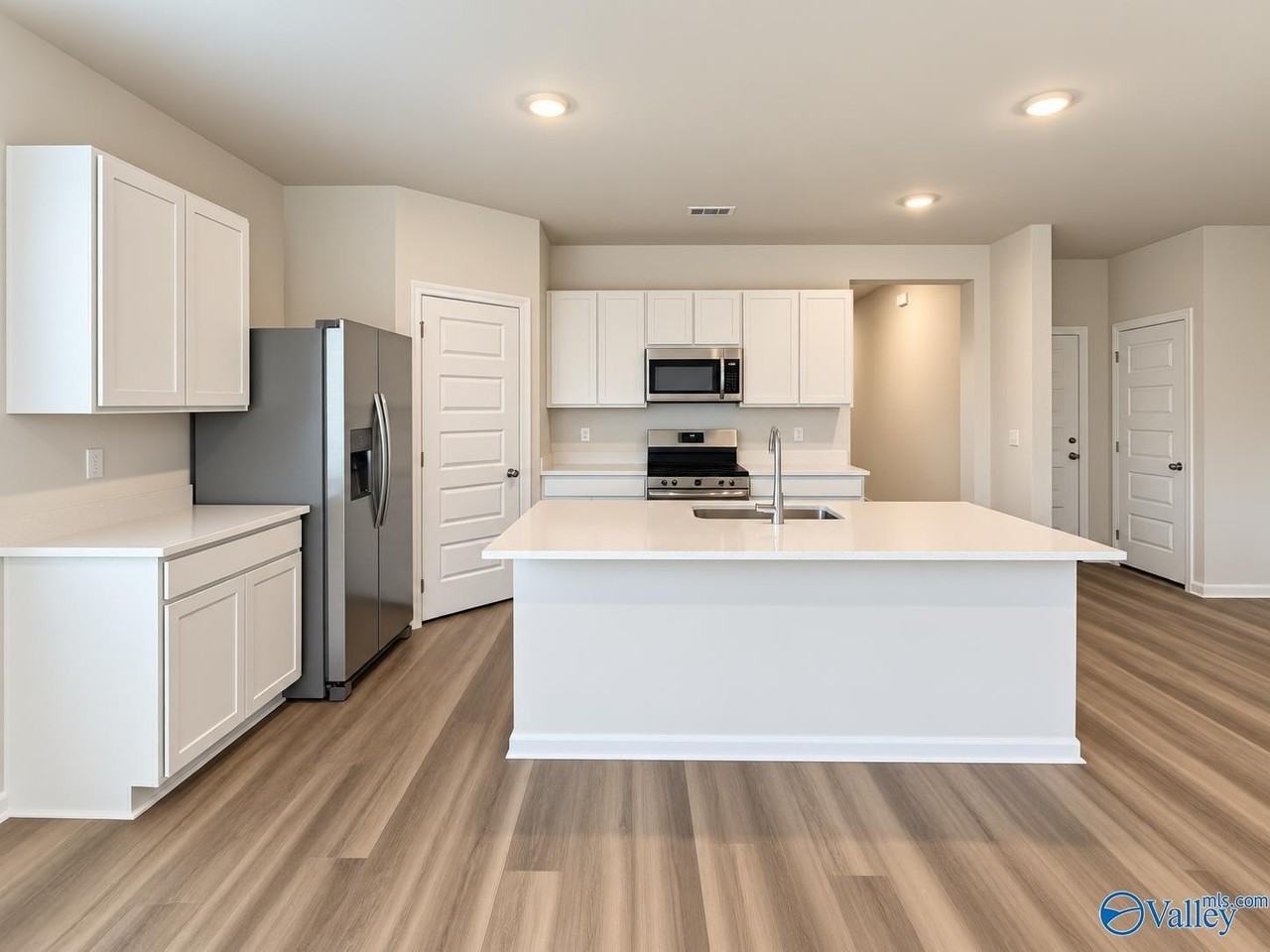 105 Meadow Path Dr - Photo 2 of 15