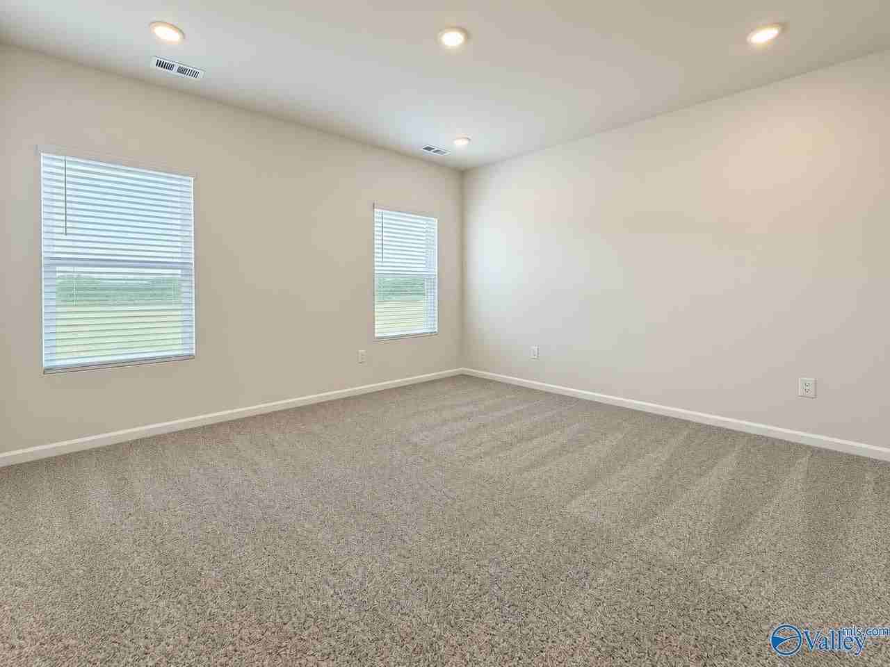 105 Meadow Path Dr - Photo 4 of 15