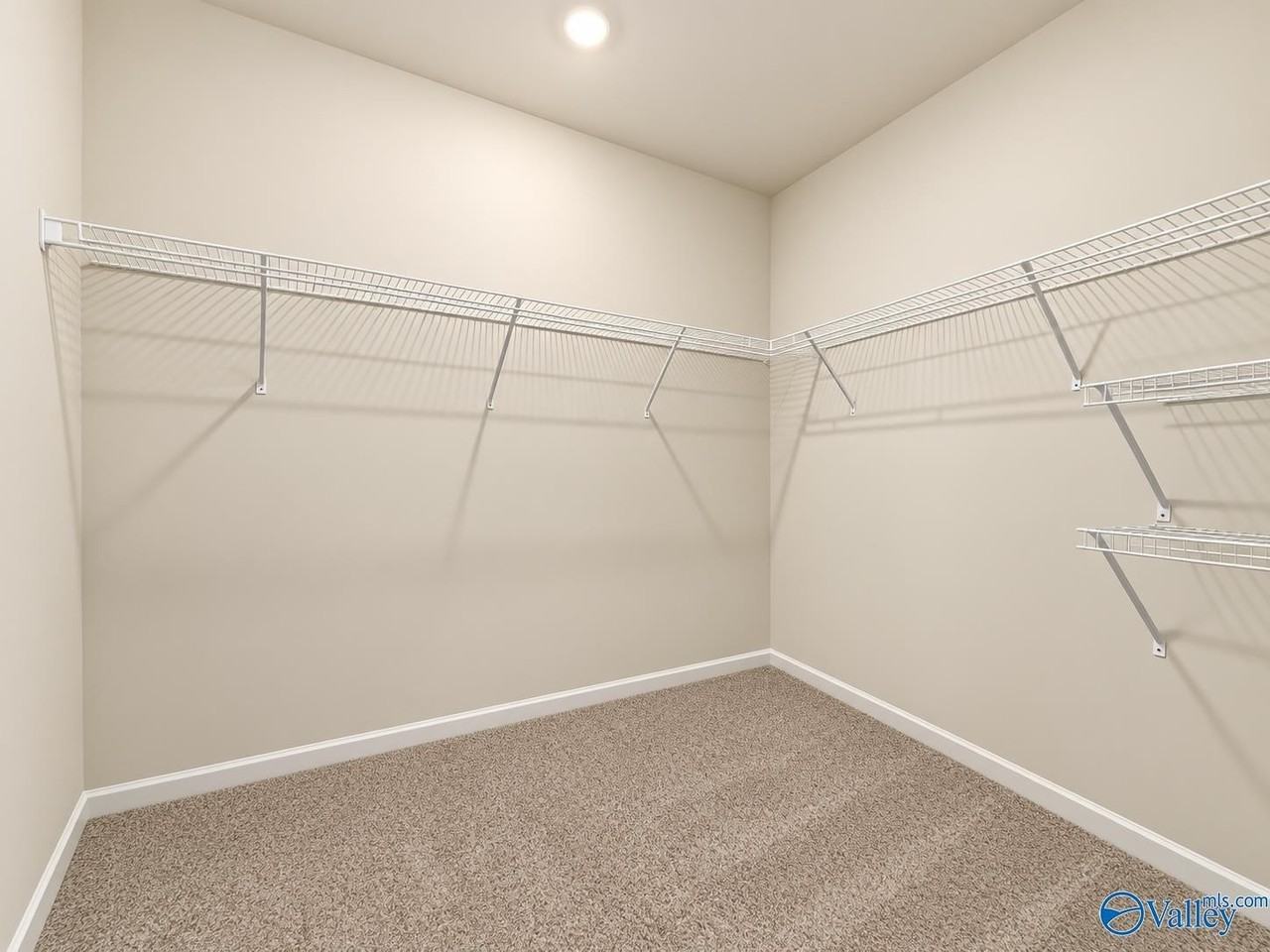 105 Meadow Path Dr - Photo 7 of 15