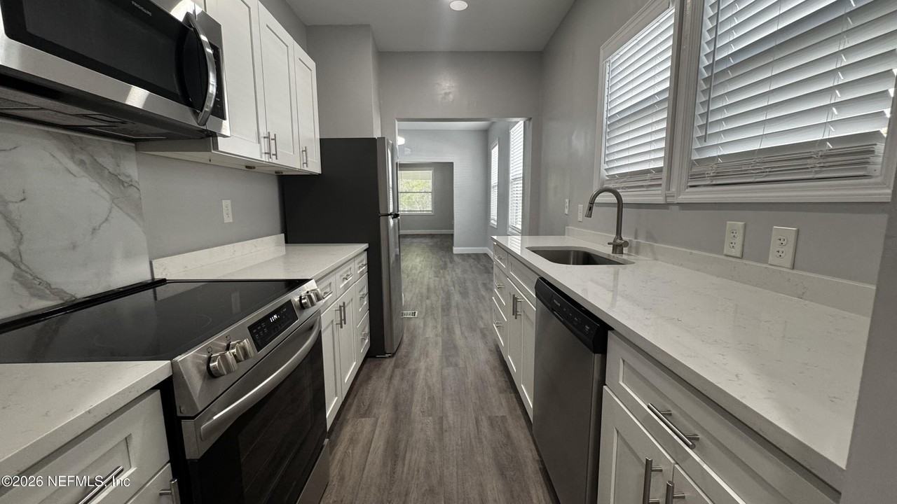 2805 College St - Photo 6 of 19