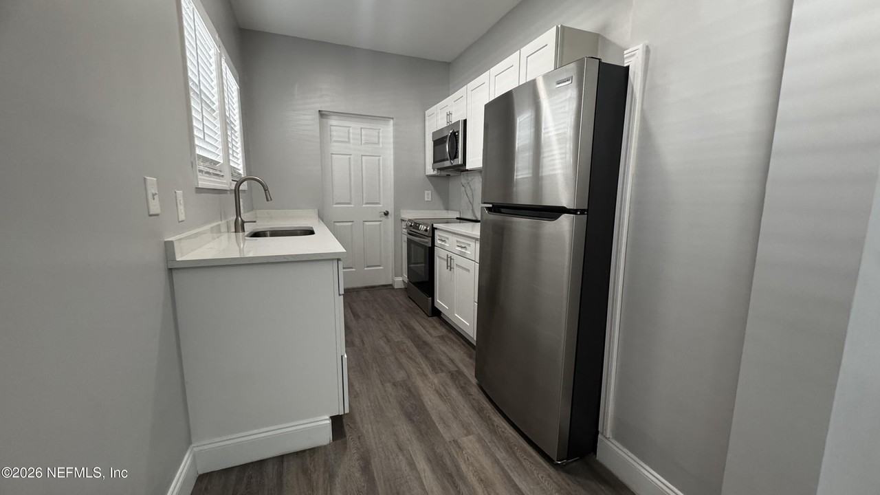 2805 College St - Photo 7 of 19