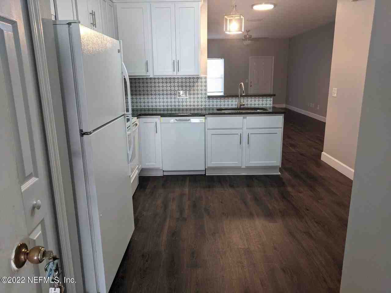 529 Southbranch Dr - Photo 2 of 12