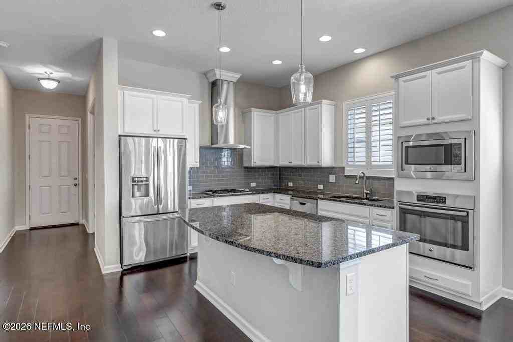 100 Lone Eagle Way - Photo 3 of 40