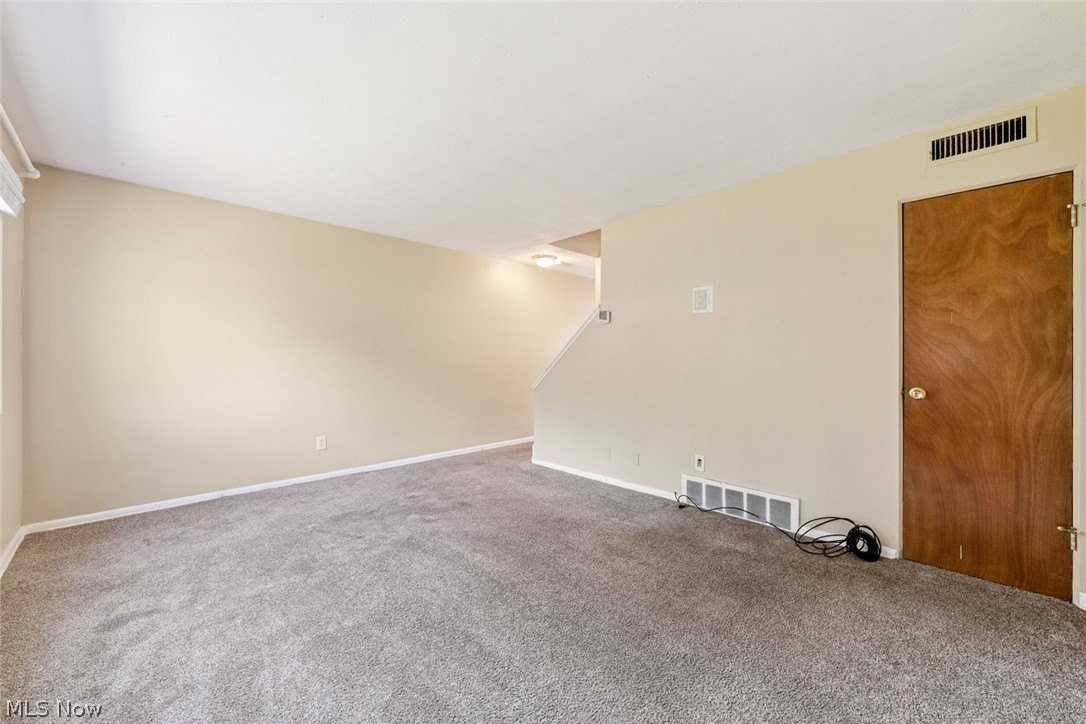 215 Dalepark Dr #5 - Photo 6 of 29