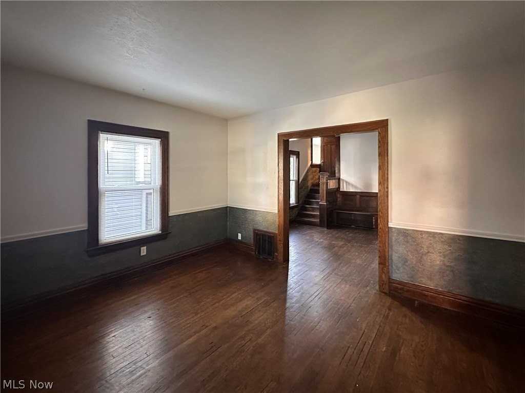 464 Crestwood Ave #A - Photo 2 of 10