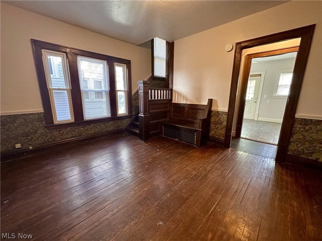 464 Crestwood Ave #A - Photo 3 of 10