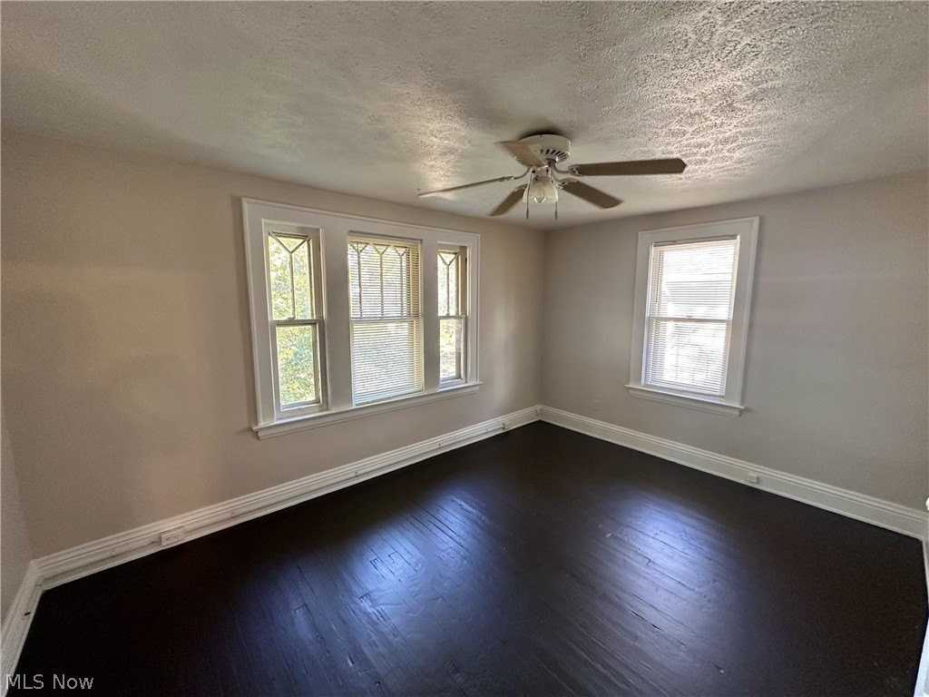 464 Crestwood Ave #A - Photo 6 of 10