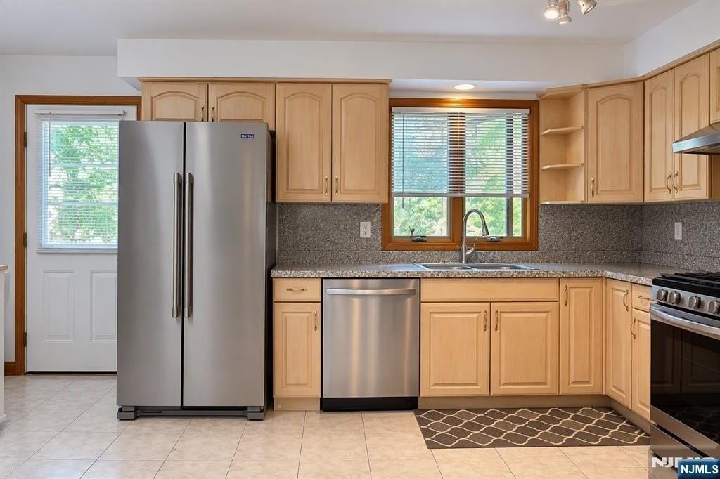 1611A Gerome Ave #A - Photo 4 of 16