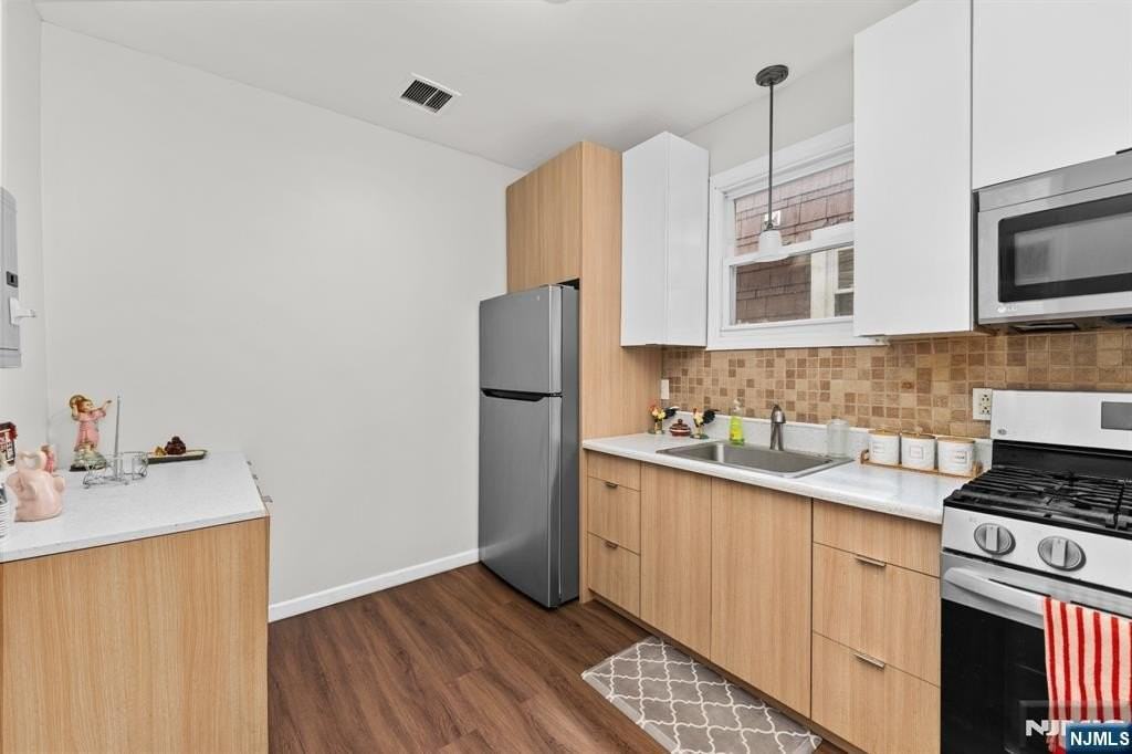 223 Devon St #2 - Photo 2 of 11