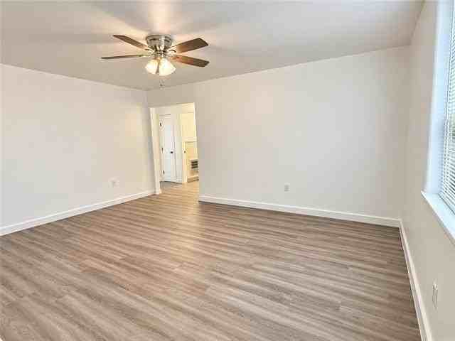 945 Helios Ave - Photo 3 of 12