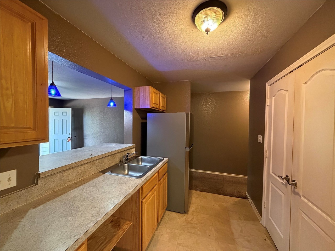 16341662 Kennedy St - Photo 2 of 6