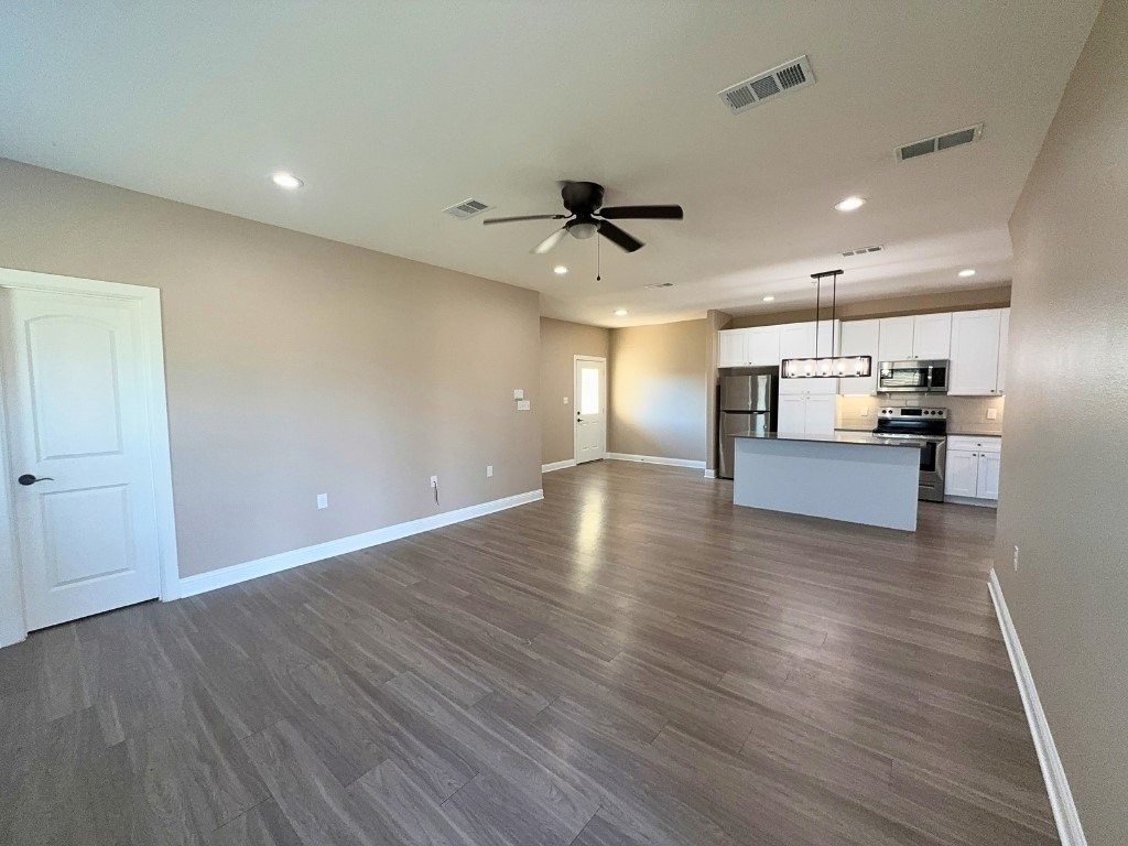 1001 Debby Ct - Photo 4 of 27