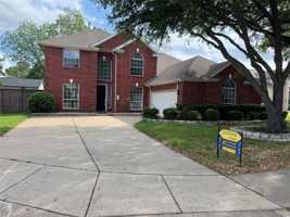 featured image of 2105 Woodview Dr