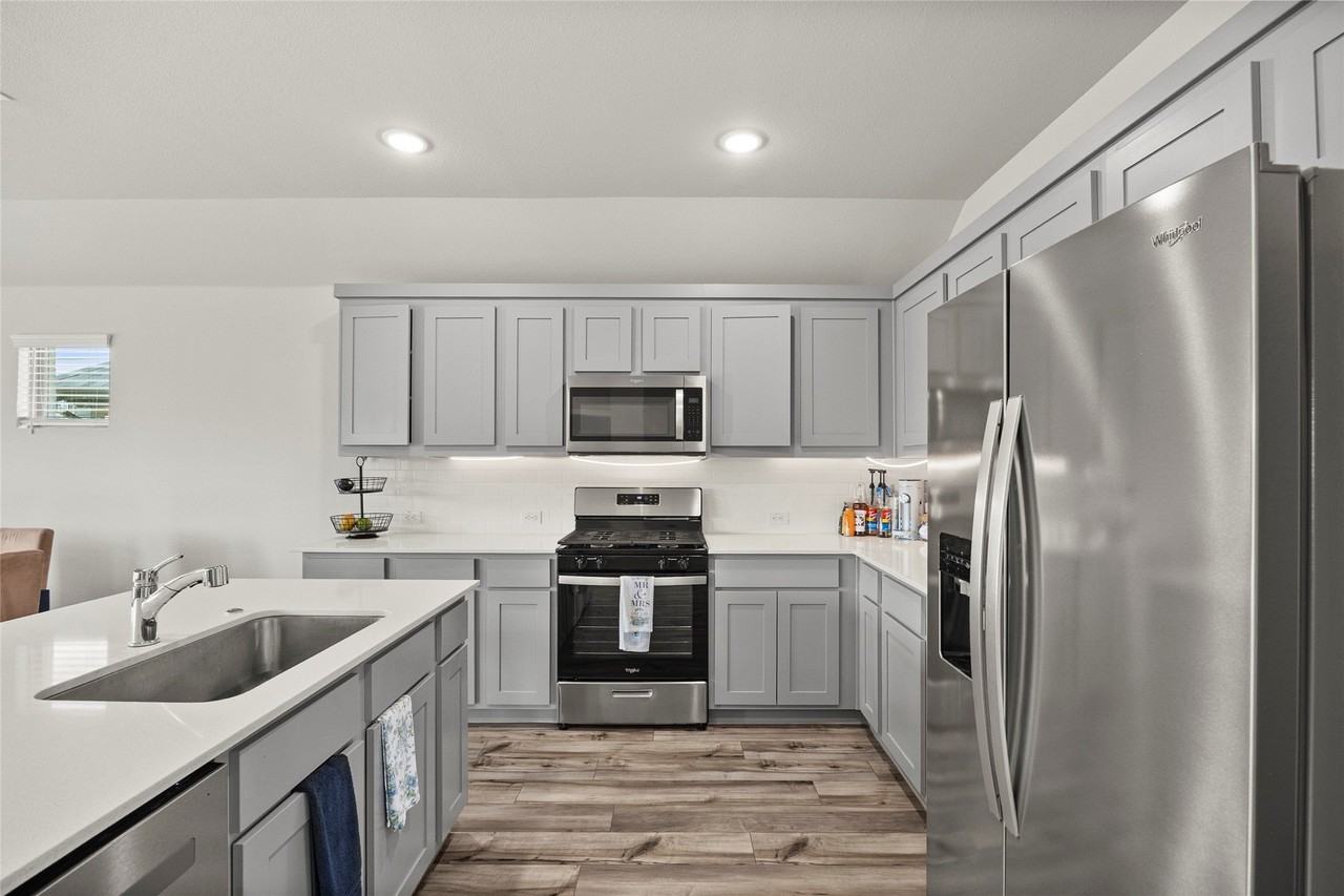 2826 Caroline St - Photo 5 of 17