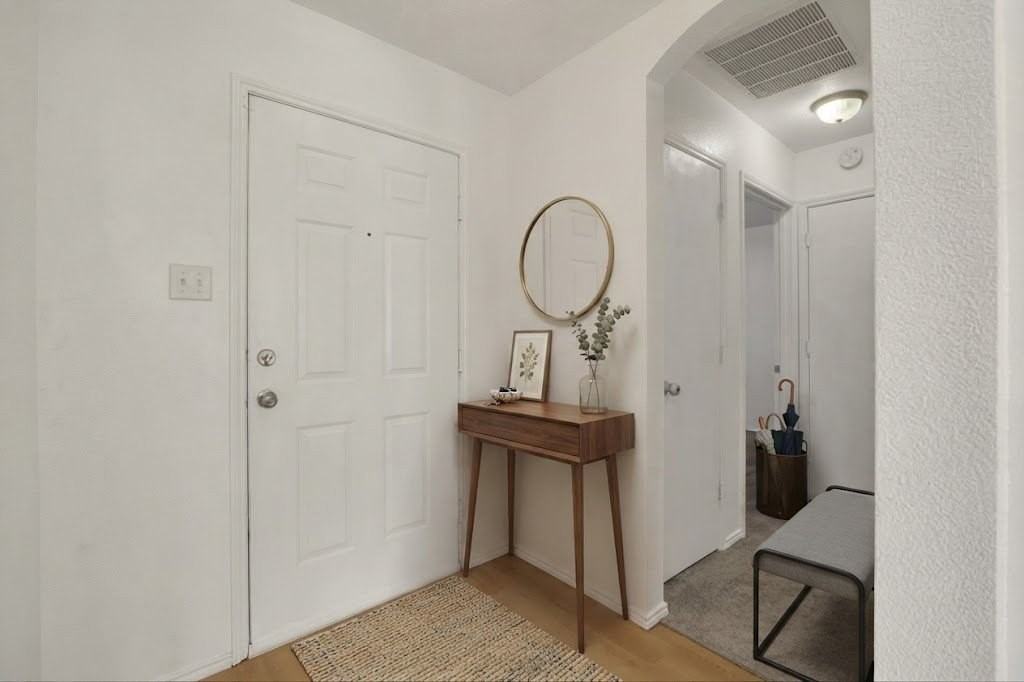 2721 Carten St - Photo 5 of 36