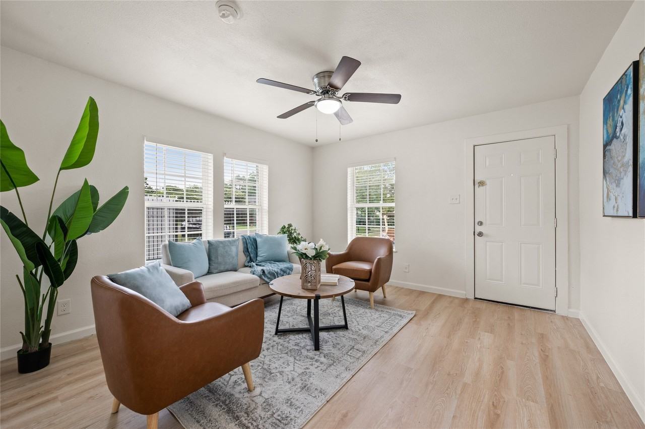 1817 W Brooklyn Ave - Photo 3 of 13