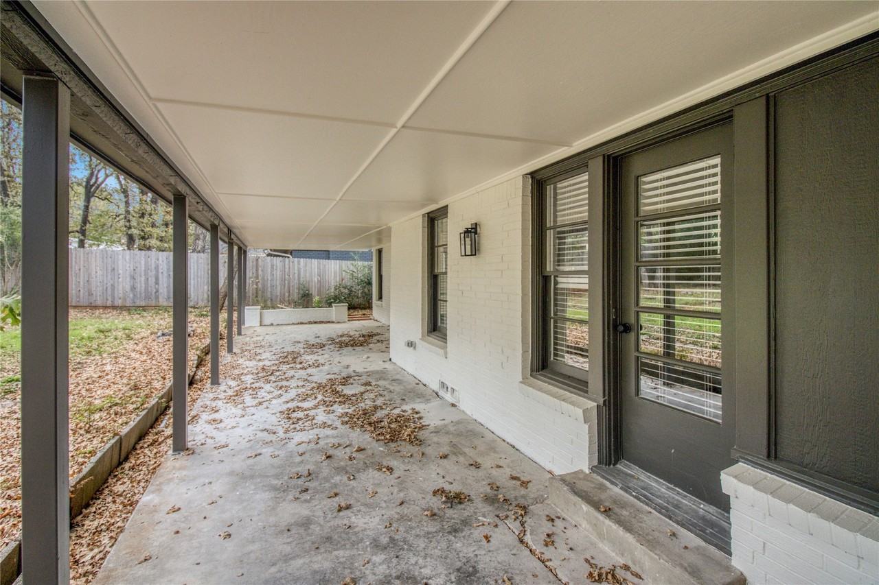 805 Ross Trl - Photo 3 of 22