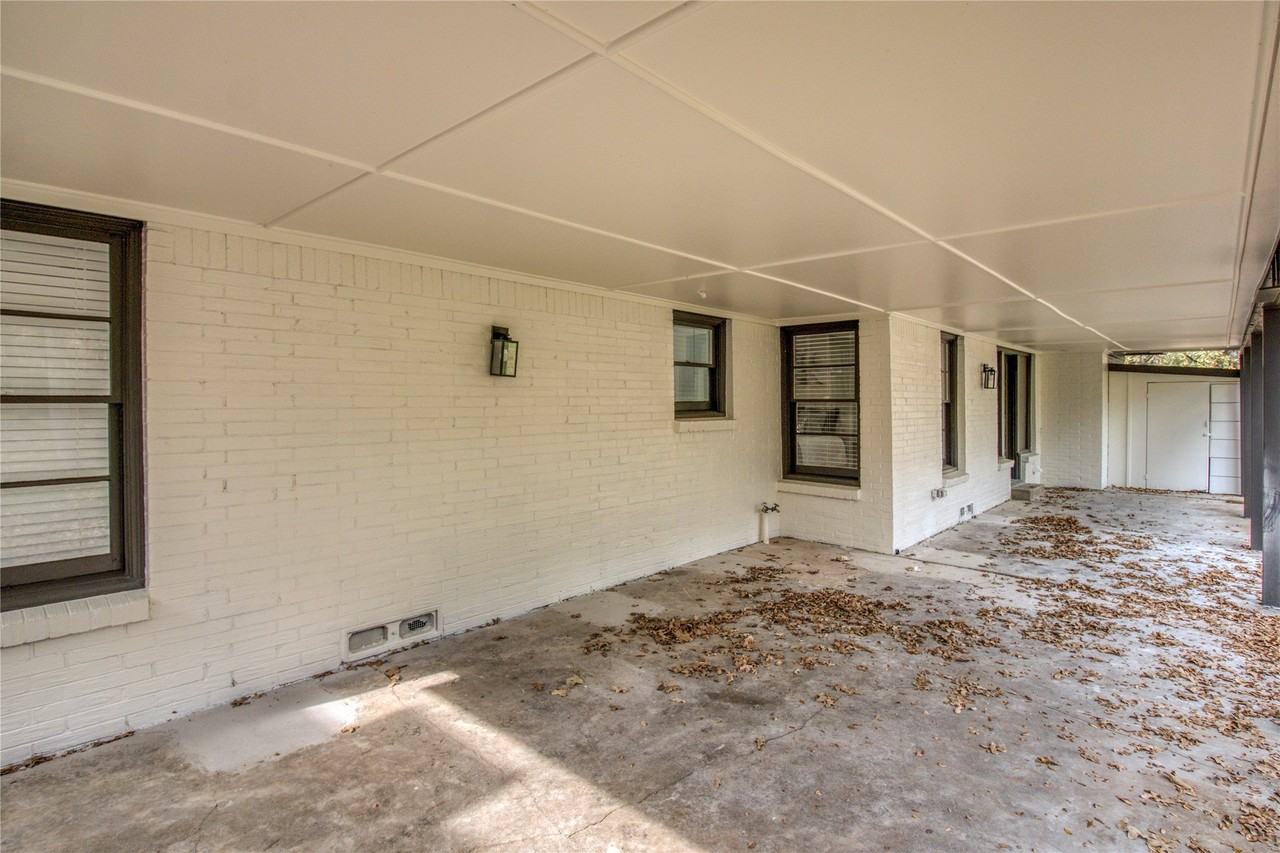 805 Ross Trl - Photo 4 of 22