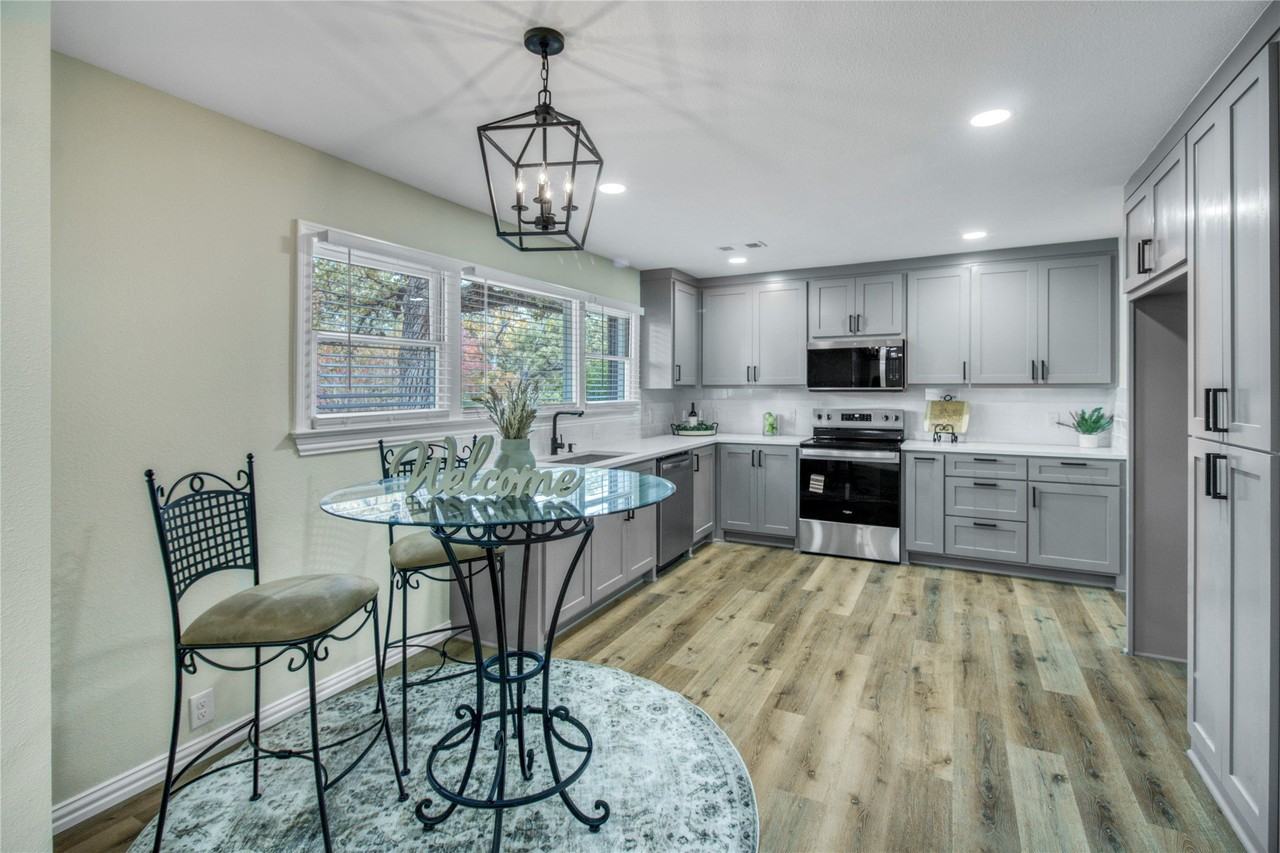 805 Ross Trl - Photo 5 of 22