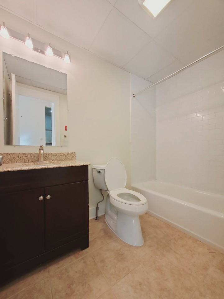 77 N Main St #6 - Photo 4 of 6