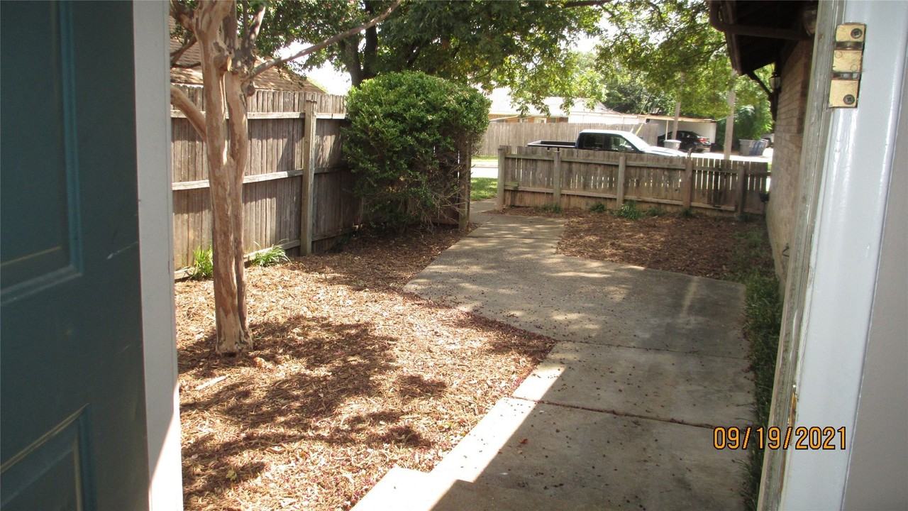 13433 Blossomheath Ln - Photo 2 of 13