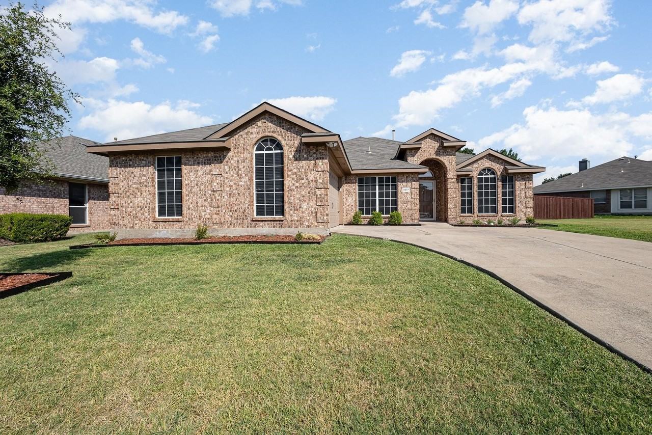 1817 Eastfork Ln - Photo 2 of 39