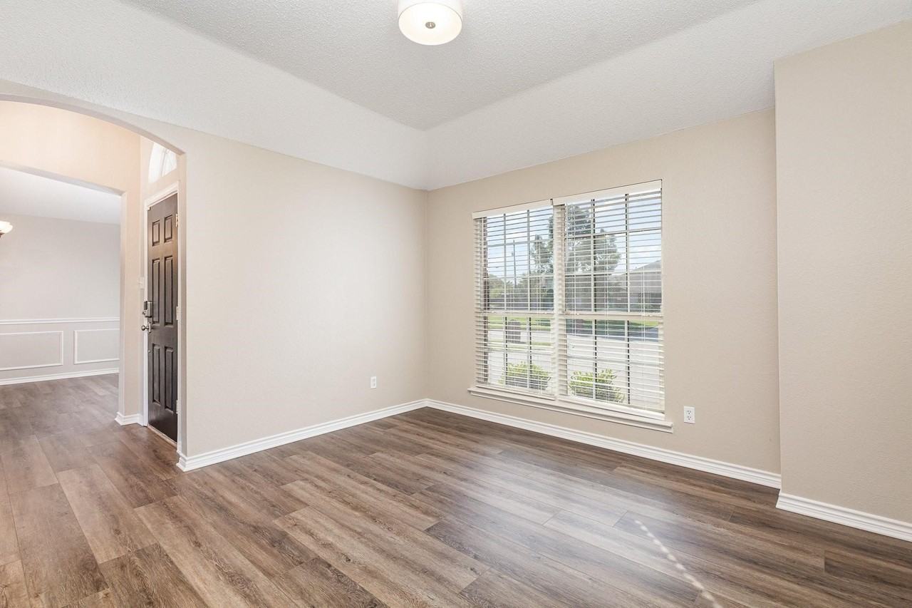 1817 Eastfork Ln - Photo 4 of 39
