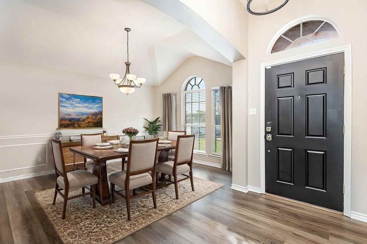 1817 Eastfork Ln - Photo 6 of 39