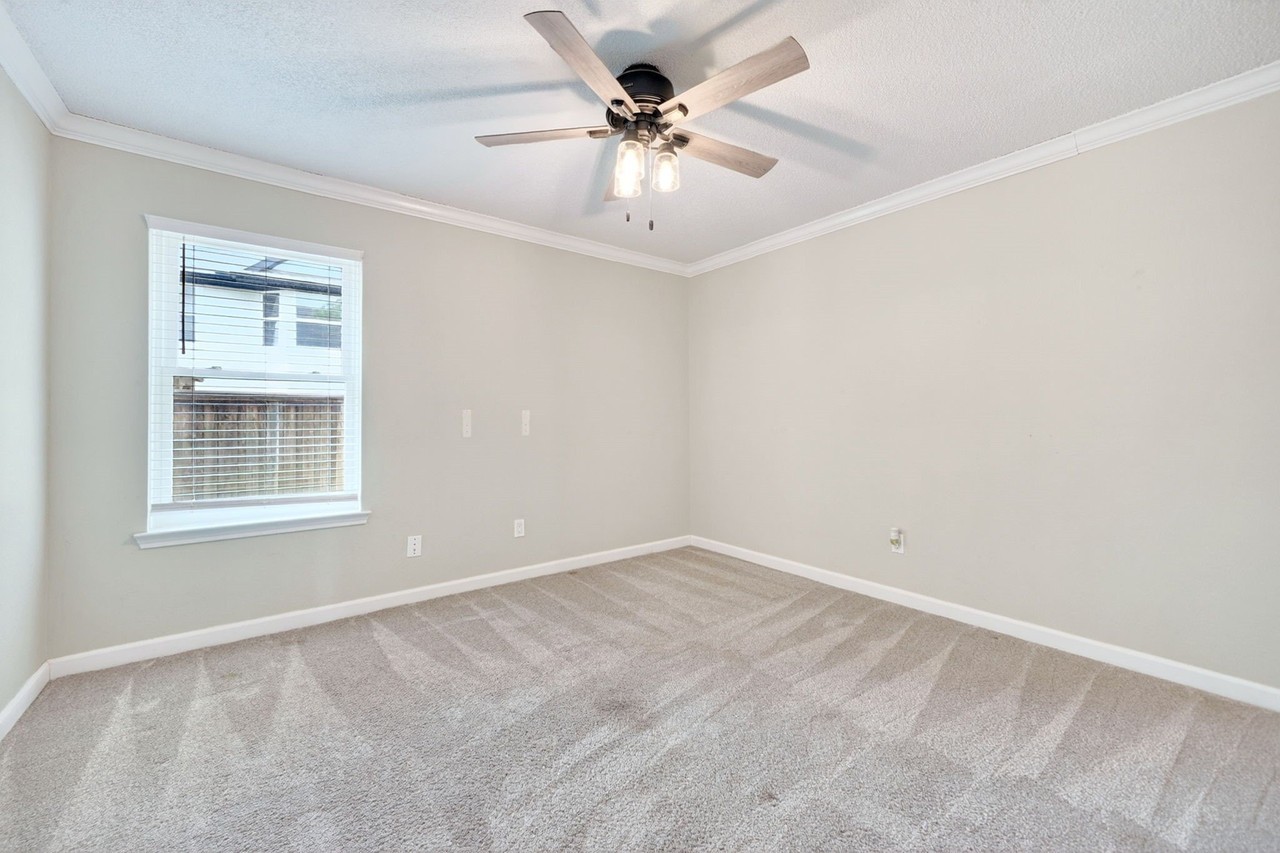 771 Eiffel Dr - Photo 7 of 35