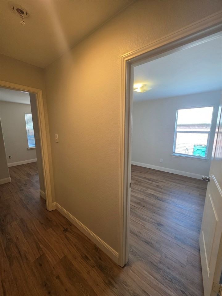 12213 Big Rock Dr - Photo 5 of 36