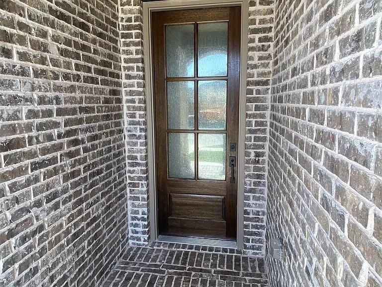 5970 Hodgkin Ave - Photo 2 of 20