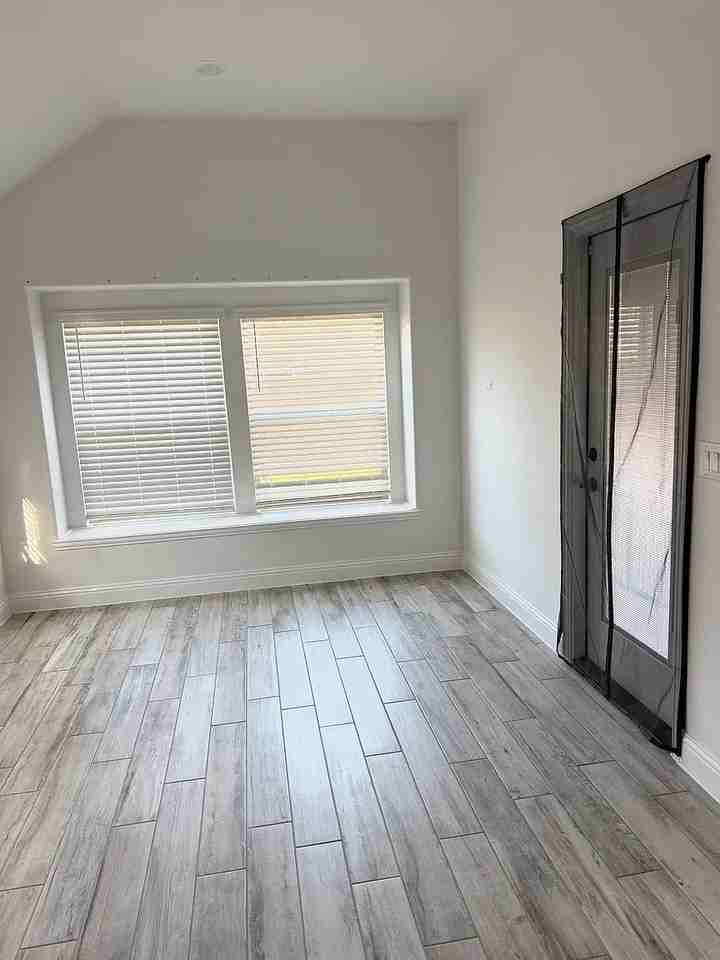 5970 Hodgkin Ave - Photo 6 of 20