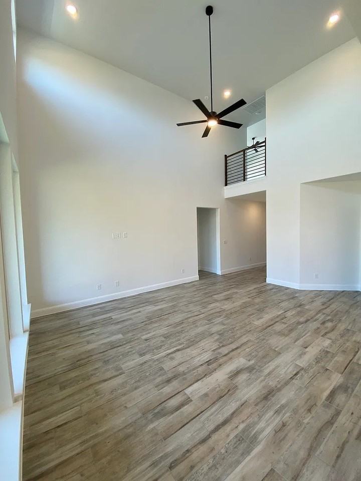 5970 Hodgkin Ave - Photo 7 of 20