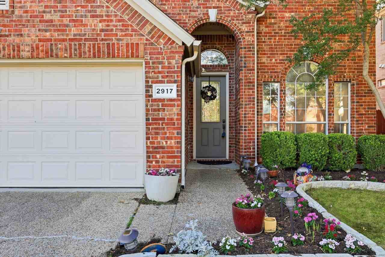 2917 Waterford Dr - Photo 2 of 26