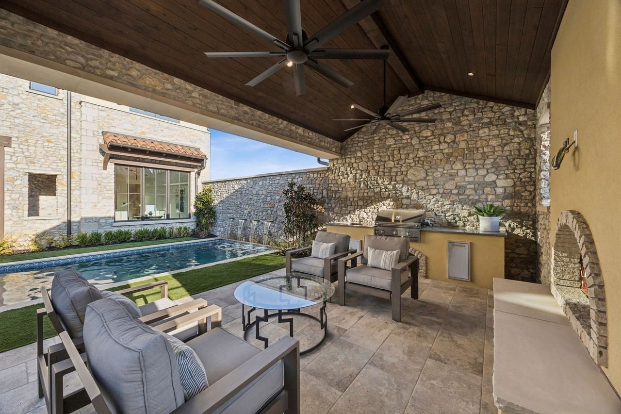 12 Cardona - Photo 3 of 40
