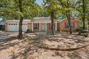 featured image of 2517 Tanglewood Dr