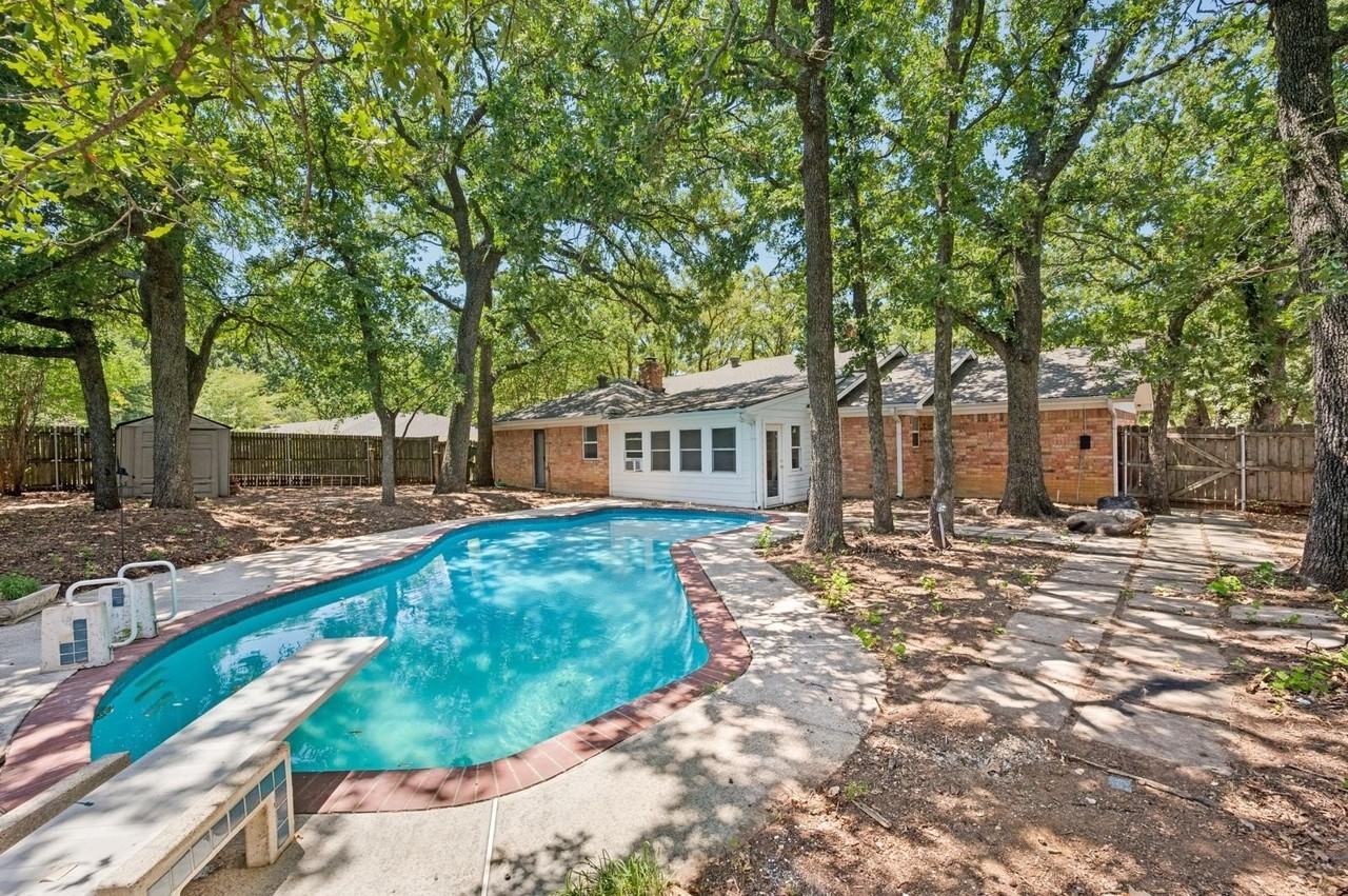 2517 Tanglewood Dr - Photo 3 of 25