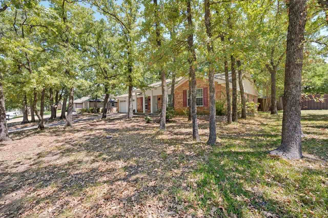 2517 Tanglewood Dr - Photo 4 of 25