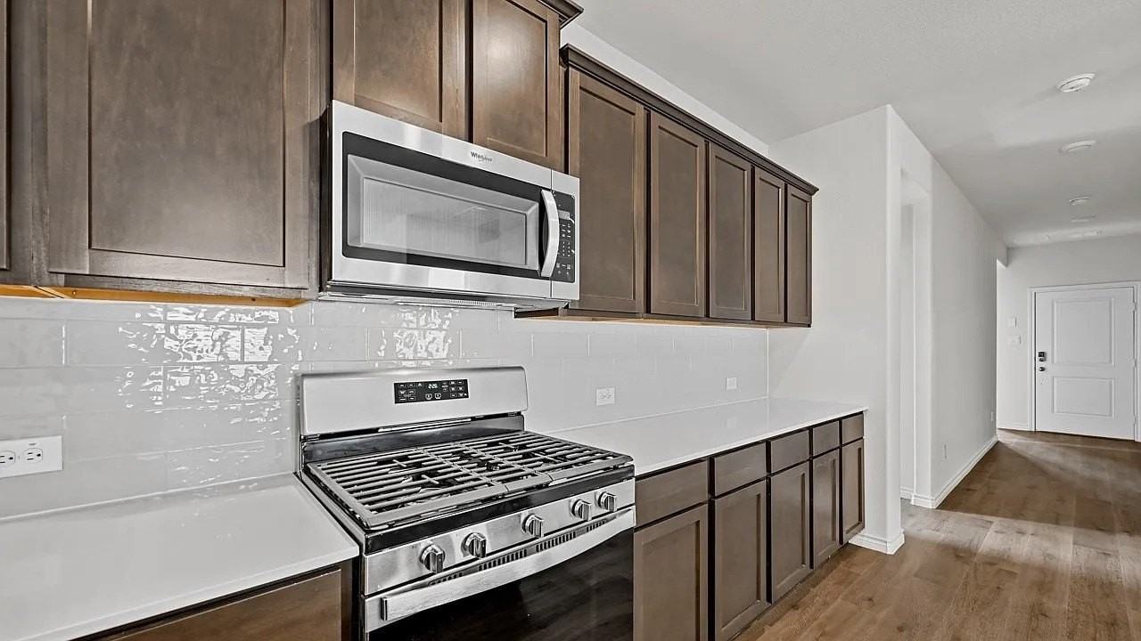 2016 Hearn Dr - Photo 3 of 31