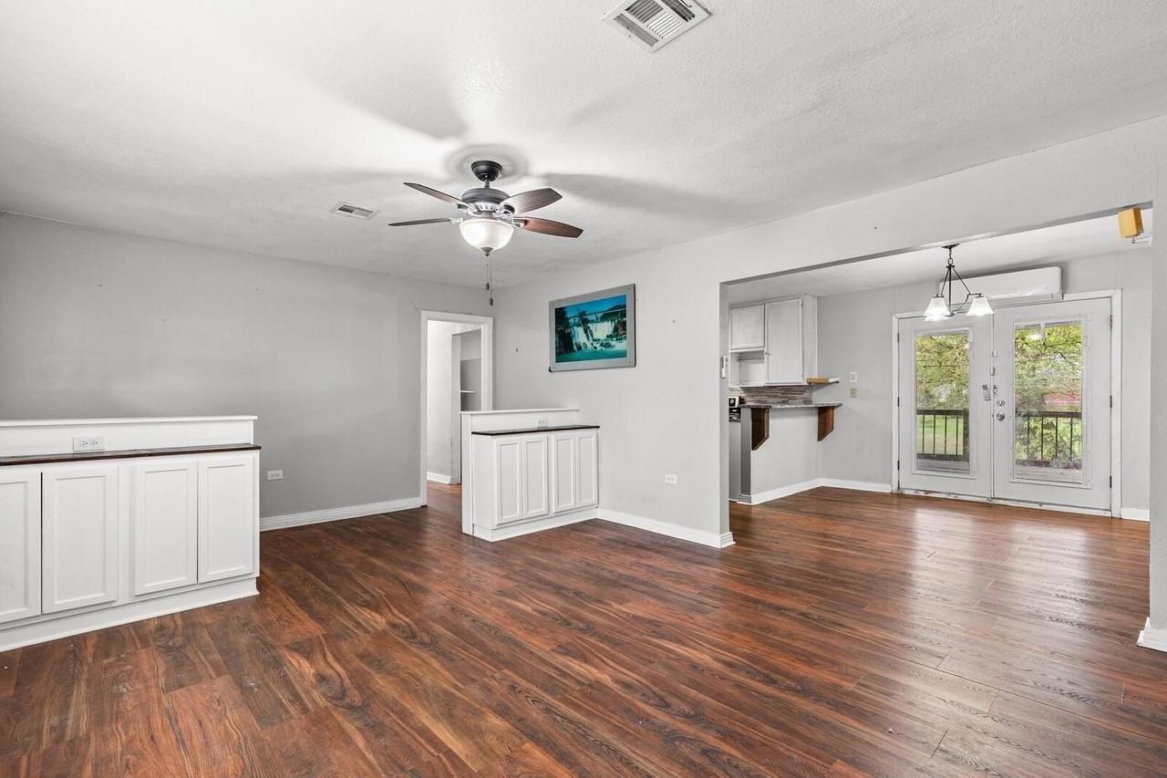 4205 Fort Ave - Photo 3 of 21