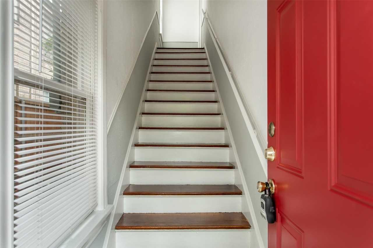 5705 Ross Ave - Photo 4 of 35
