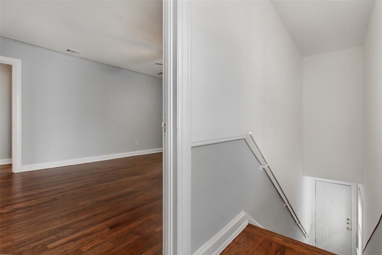 5705 Ross Ave - Photo 5 of 35