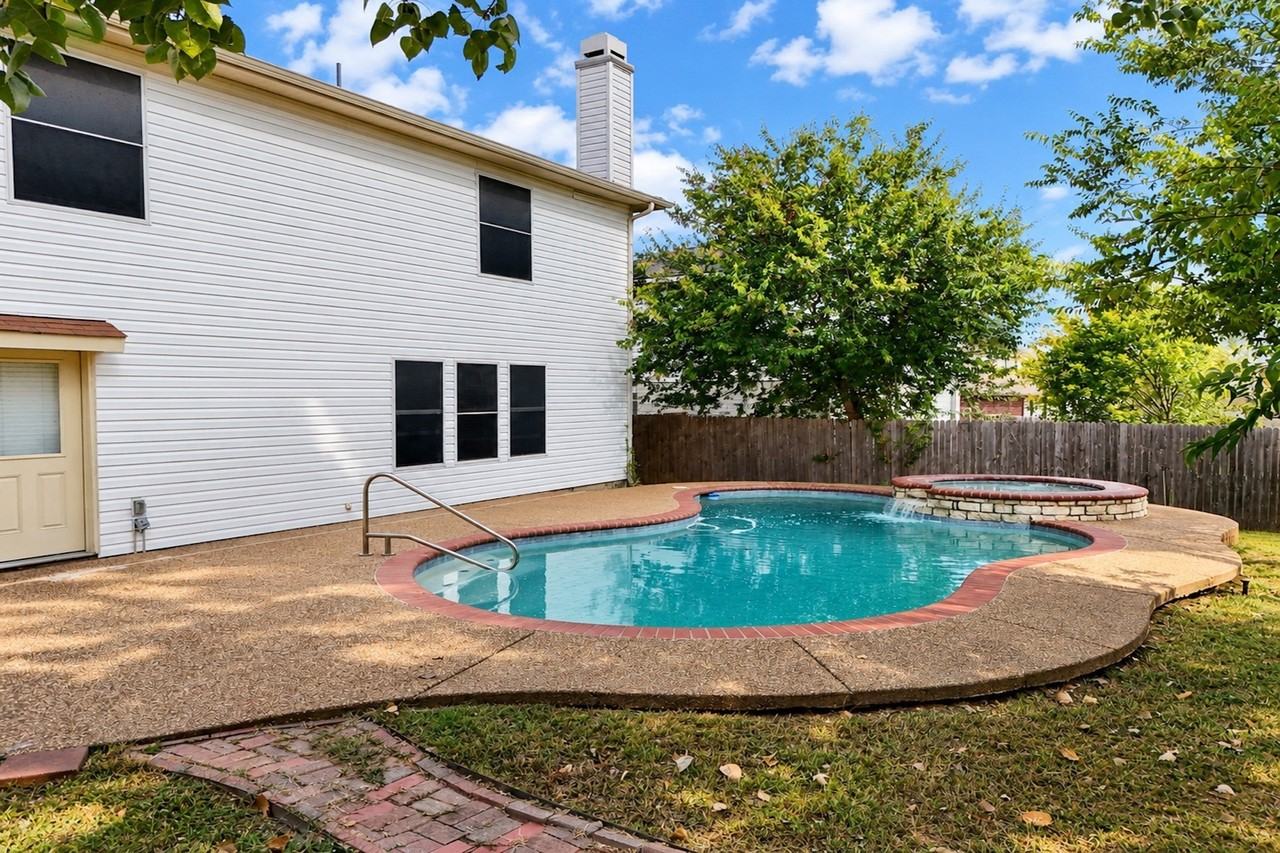 7909 Mosstree Dr - Photo 4 of 27