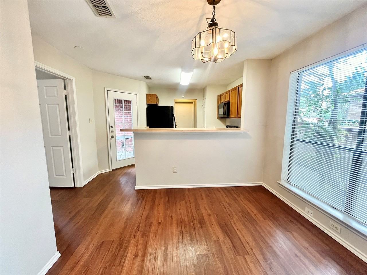 5531 Whisper Glen Dr - Photo 5 of 23