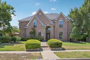 featured image of 525 Blackfield Dr