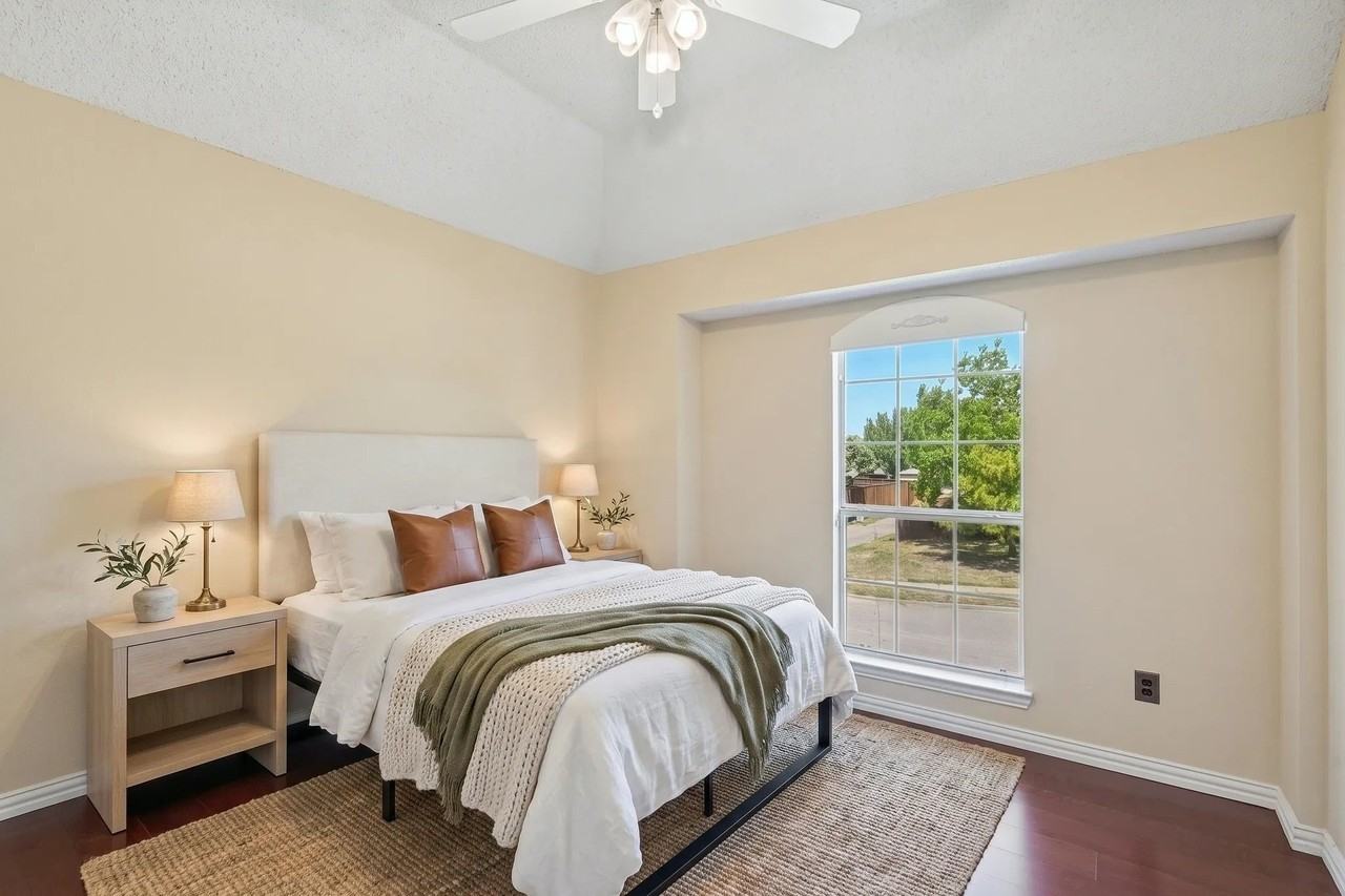 525 Blackfield Dr - Photo 7 of 39